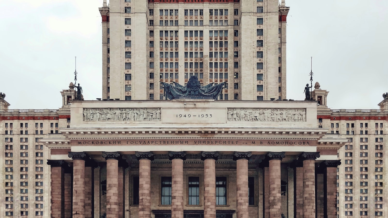 1. К
2. чему
3. снится
4. аполитичность
5. ​аполитично
6. политичность