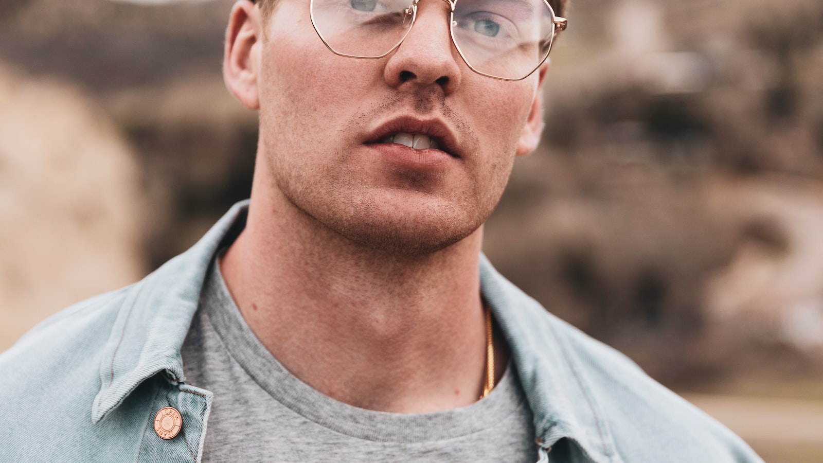 - ‍алтын (golden in⁣ Russian)
-​ ник (nick⁢ in ​English