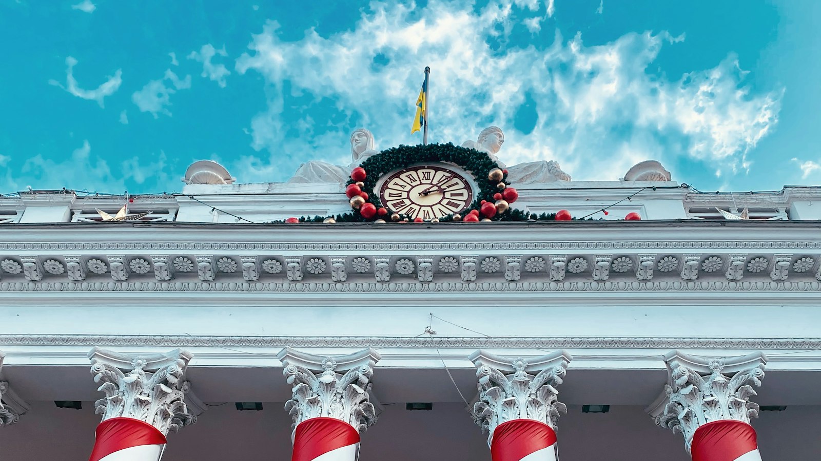 1. Локомотив
2. Снится
3. Чему
4. Сним
5. Мотив
6. Локо
7. Мот
8.‍ Тив
9. Чем
10.⁢ Сне
