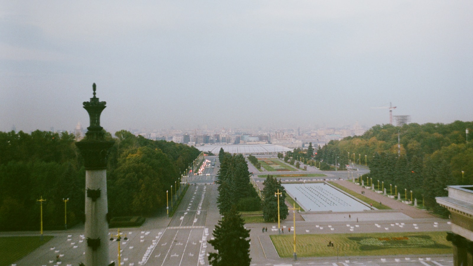 1. Ландштурмист (Landsturmist)
2.‍ Снится (dream)
3.‍ Чему (what)
4. К‌ (to