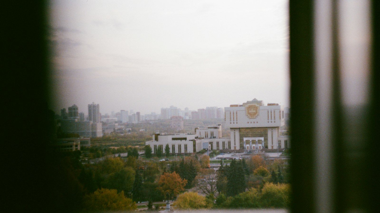 1. мах
2. замах
3. снится
4. чем
5.‍ чему