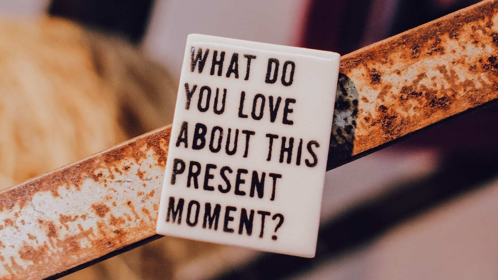 К чему снится могила? (What does a grave mean in a​ dream?)

- К⁢ (To/at)
- ⁣Чему (What)
- Снится (Dreaming/seeing in a dream)
- ​Могила (Grave)

List of words:
- К
- Чему
- Снится
- Могила