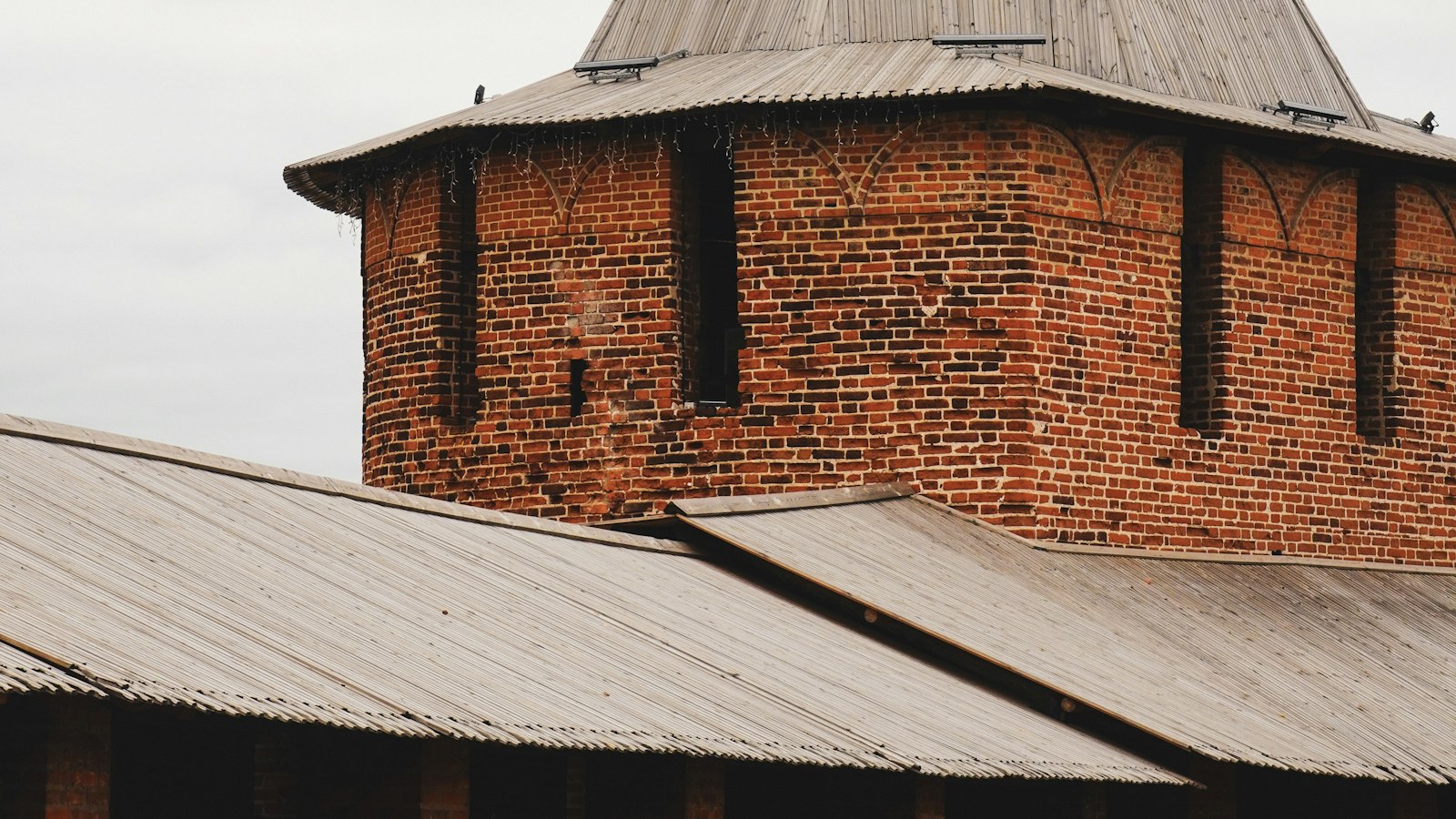 **Russian ⁣language detected**

Here are some words that ‌can be extracted from the phrase 