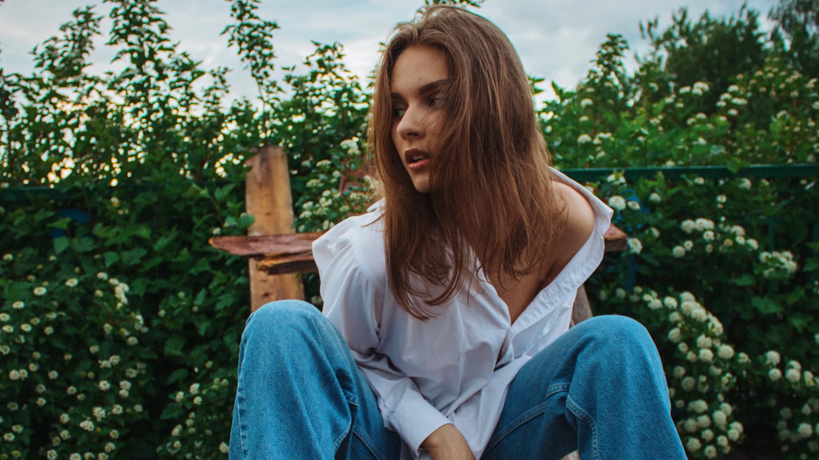 - девушка
- снится
- к
- чему
- сниться
-⁤ чем